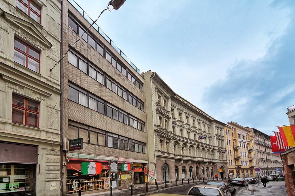 Apartments Ve Smeckach 27 Прага Экстерьер фото