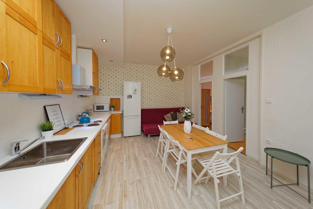 Apartments Ve Smeckach 27 Прага Экстерьер фото