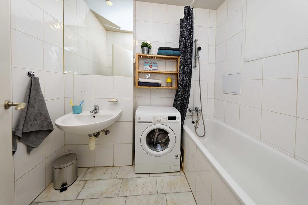Apartments Ve Smeckach 27 Прага Экстерьер фото