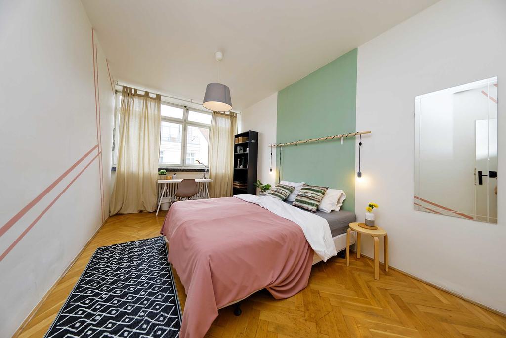 Apartments Ve Smeckach 27 Прага Экстерьер фото