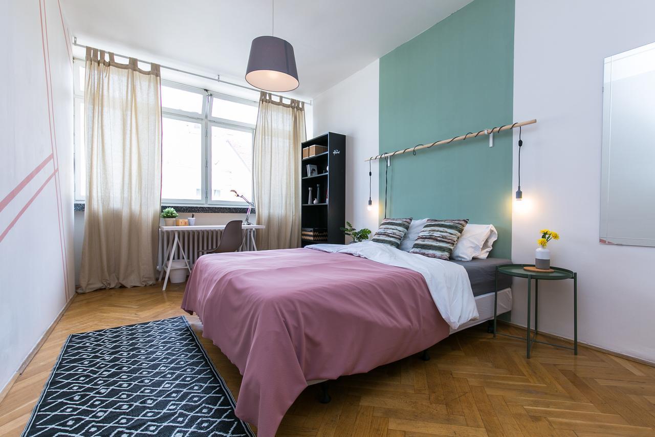 Apartments Ve Smeckach 27 Прага Экстерьер фото